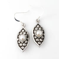Flora Pearl Earrings Bottle Tree Pod