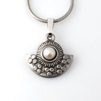Flora Pearl Pendant Golden Wattle