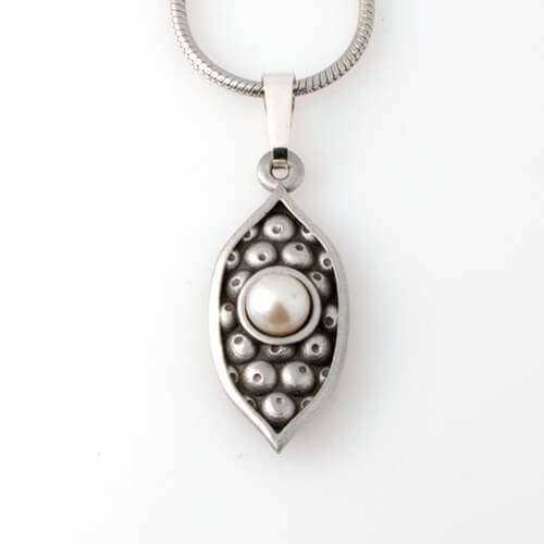 Flora Pearl Pendant Bottle Tree Pod